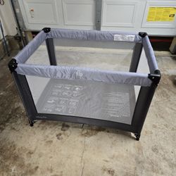 Travel baby crib 