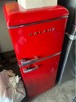 Mini fridge Galanz