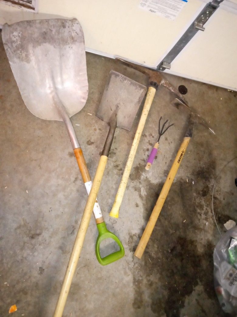 Gardening/ Digging tools