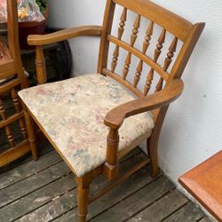 6 Oak Dinning Room Chairs
