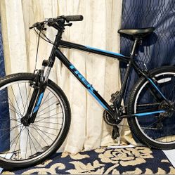 Trek 820 Mountain Bike