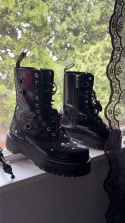 New Dr martens size 7 US