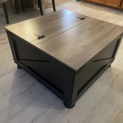 Coffee Table 31.5" Square Farmhouse Lift Top with Storage and Flip-Top Hidden Compartment, Wood-Grain Center Table for Living Room, Bedroom, Black