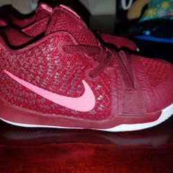Nike Kyrie Size 7 (toddler)