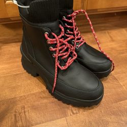 Woman’s New nurture Leather Boots Shipping Available 