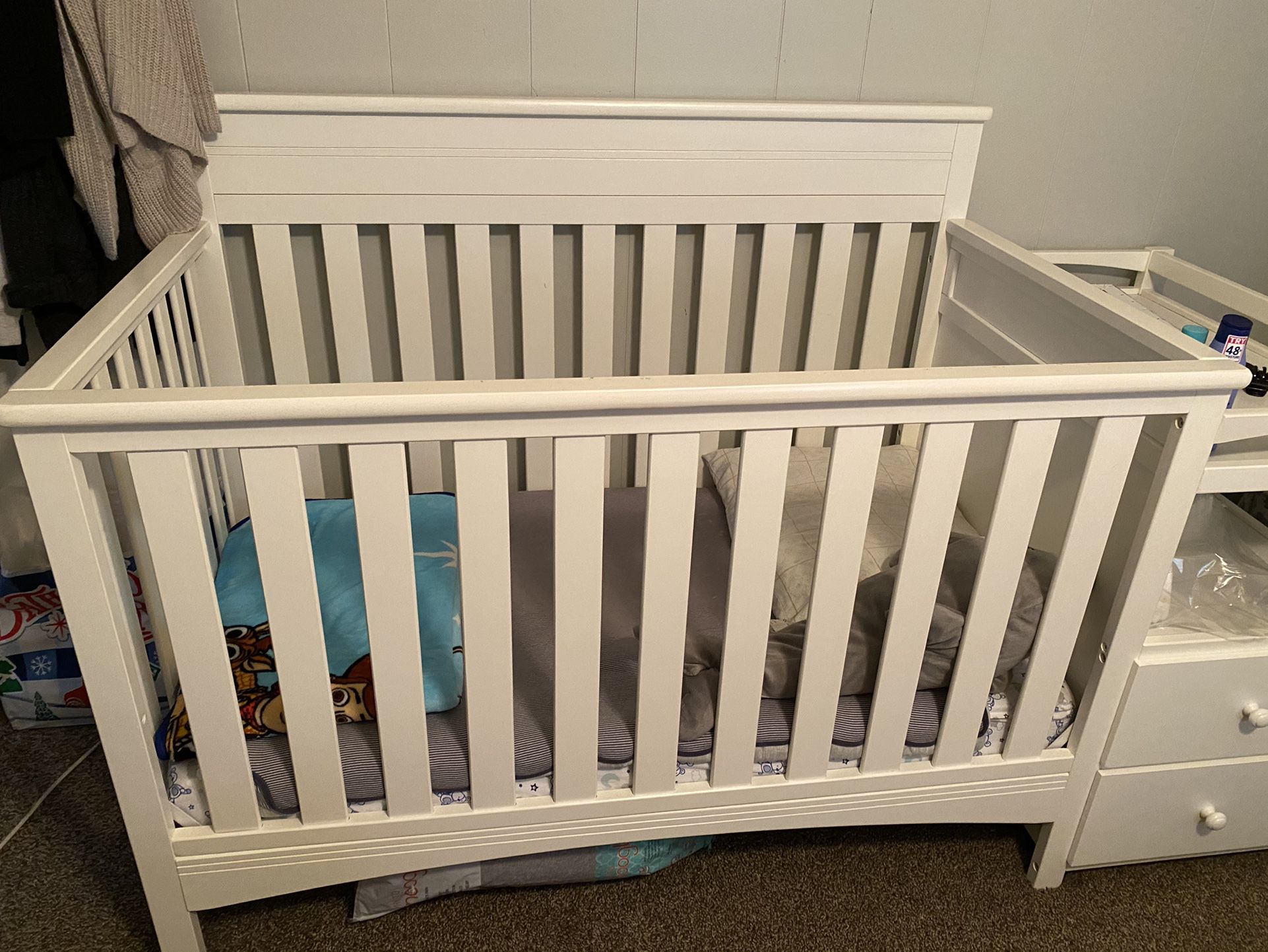 4 In 1 Baby Crib For Sale! $150 OBO!