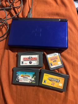 Nintendo ds lite with 4 games and charger