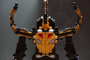 Ohsama Sentai King-Ohger DX King Caucasus Kabuto & Hercules Axe Set Beetle