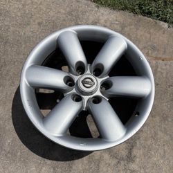 Stock 18in nissan titan wheels (full set)