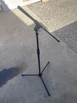 Mic stand nomad stand