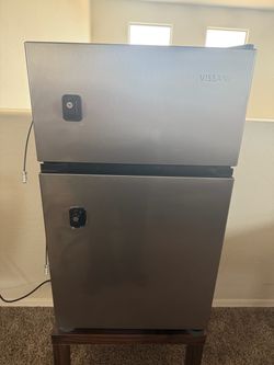 Vissani 3.5 Refrigerator $100