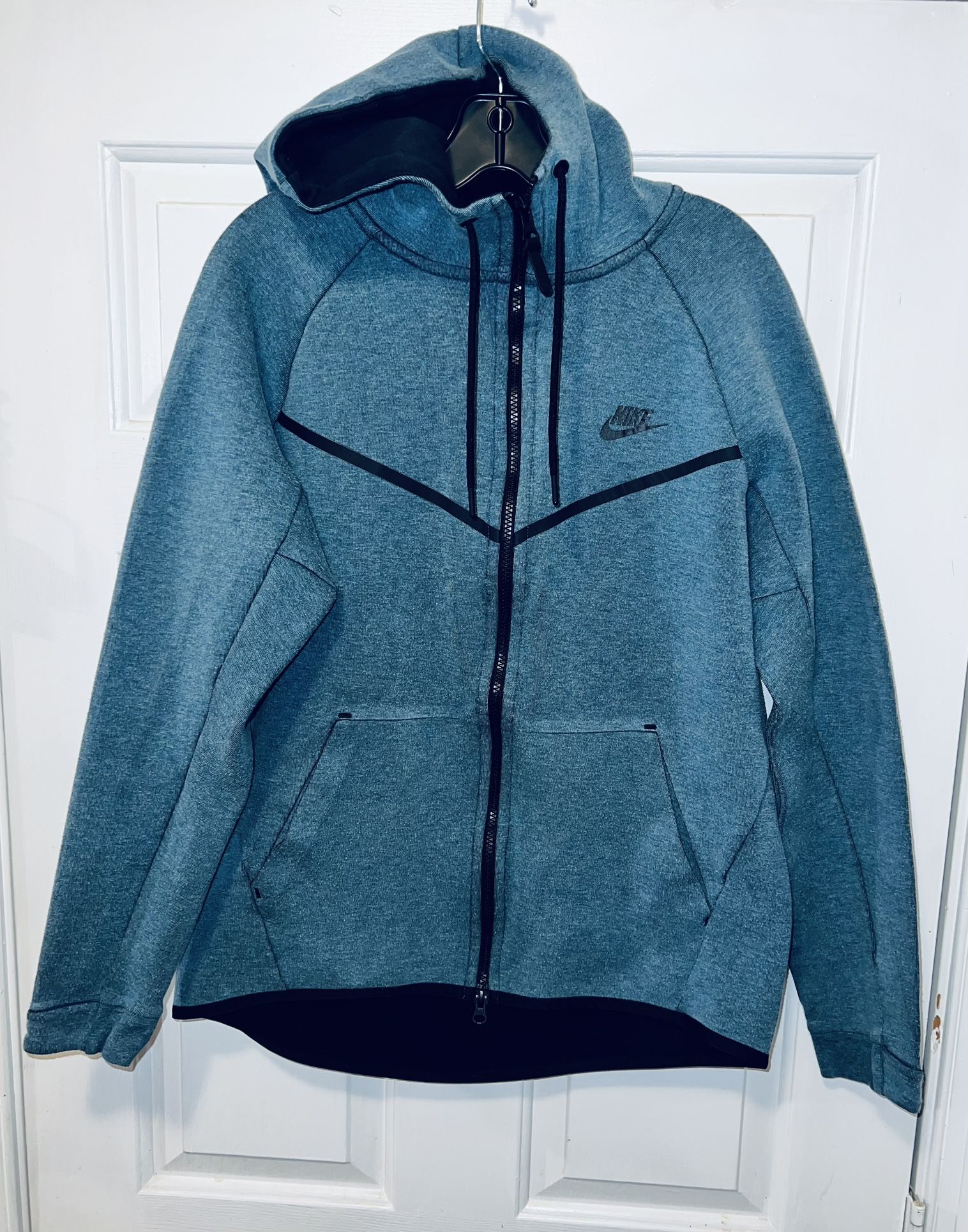 Beautiful Ladies  Blue hoodie  Nike zip up jacket sizes  (L) only $35