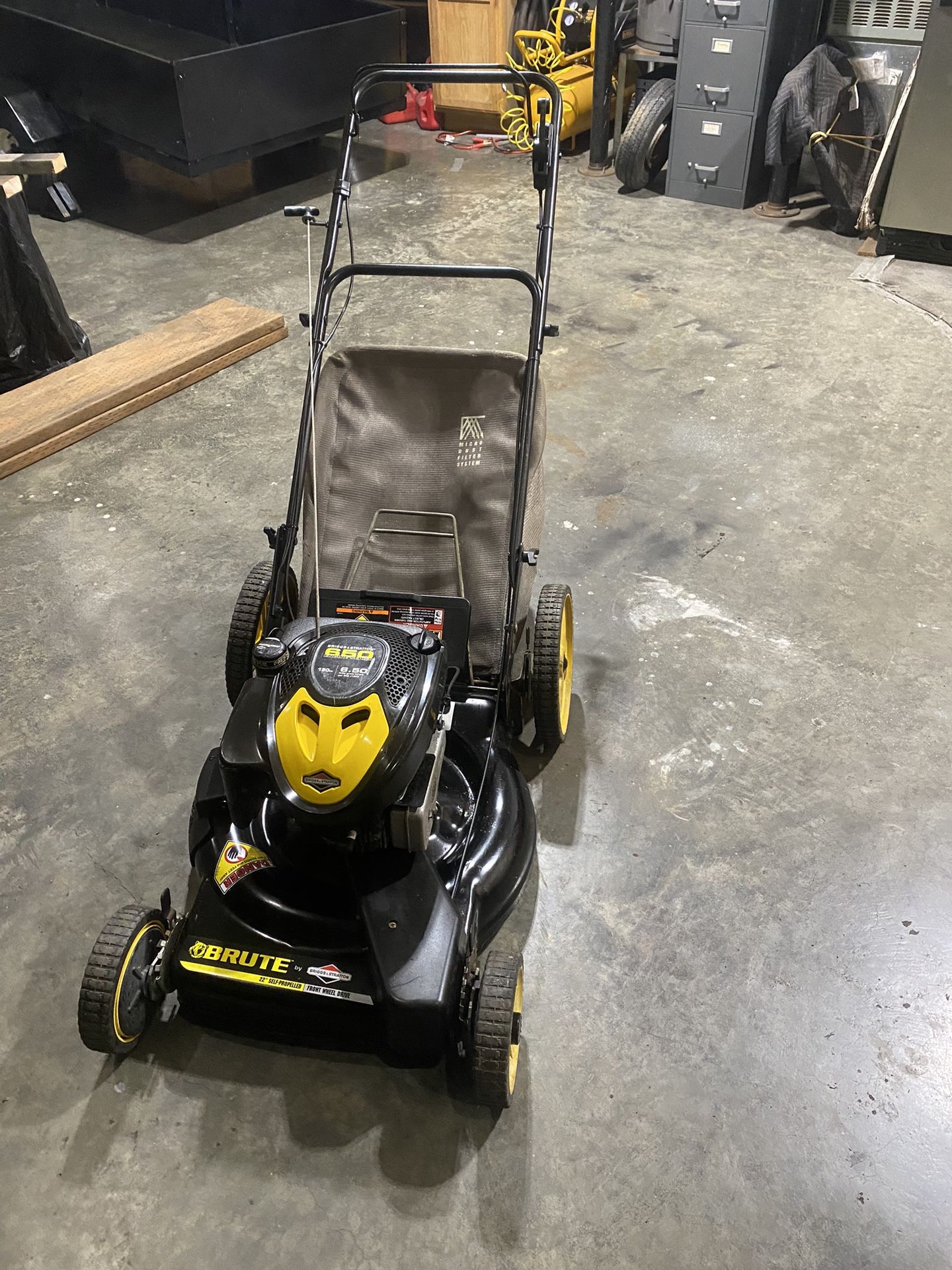 Brute 22 Inch Lawn Mower