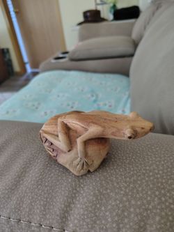 Cute Carved Parasite Wood Frog