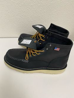 Boots size 11