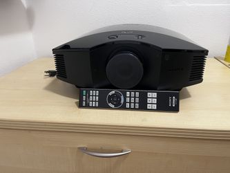 Sony Full HD SXRD Home Cinema Projector (VPL-HW65)