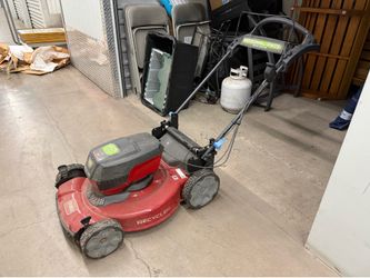 Toro electric lawnmower