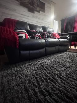 Reclining couch very comfortable