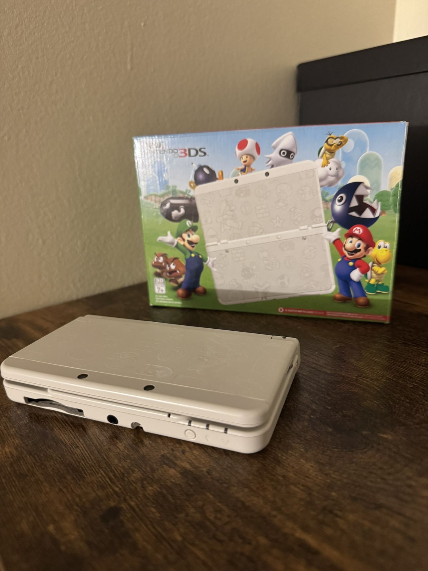 New Nintendo 3DS Black Friday Edition in White
