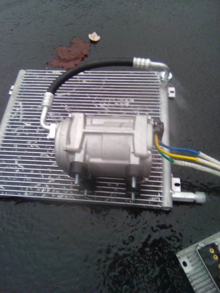 Underdash 12v Cooling & Heating Electric Compressor Kit & Radiator