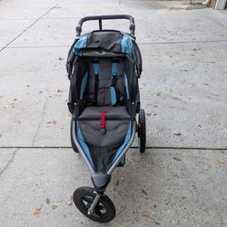 B.O.B Revolution Jogging Stroller in Excellent Condition 