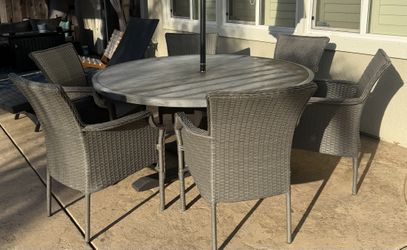 Patio Set Hampton Bay W/6 chairs