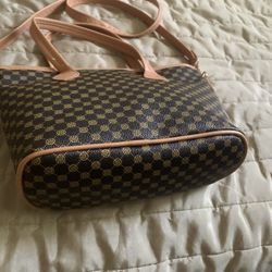 Girls Hand Bag Brand New Avrage Sz 
