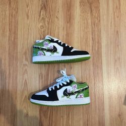 Air Jordan 1 Low (GS) Size: 5.5 Women’s / 4 Youth