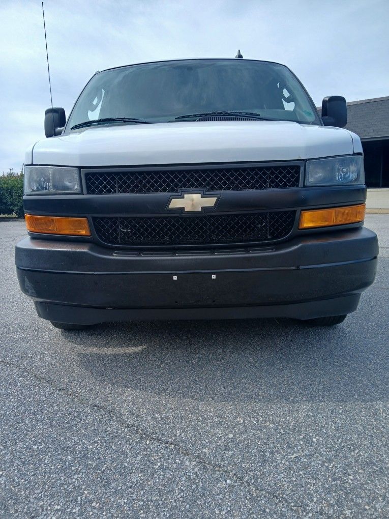 2019 Chevrolet Express 2500