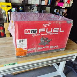 Milwaukee M18  7-1/4" Dual Bevel Sliding Miter Saw 