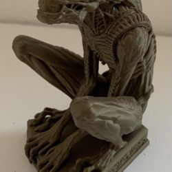 ALIEN XENOMORPH FIGURE