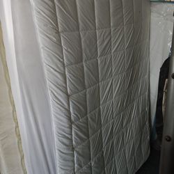 free queen size mattress and box spring