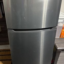 REFRIGERATOR- 14 Cu. Ft. (FRIGIDAIRE)