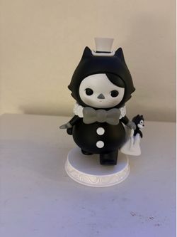 POP MART FELIX THE CAT X PUCKY FIGURINE