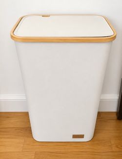 Laundry bin