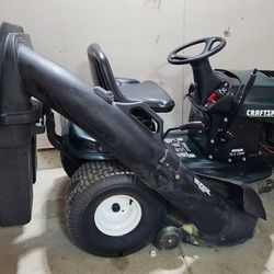 Craftsman Riding Lawn Mower W Grass Catcher for Sale in Downers Grove IL OfferUp