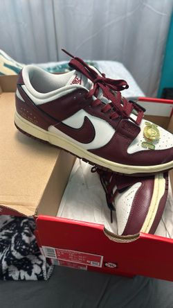 Nike Dunks- Burgundy