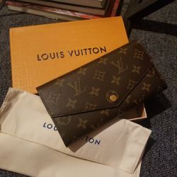 Louis Vuitton Sarah Wallet RED INSIDE