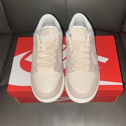 Size 8 W - Nike Dunk Low SE Sand Drift FD0873-126 for Sale in New