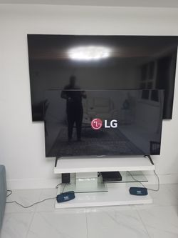 LG 65" 4K Smart TV + Magic Remote (Low Hours)