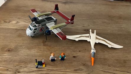 LEGO Jurassic World Quetzalcoatlus Plane Ambush Set