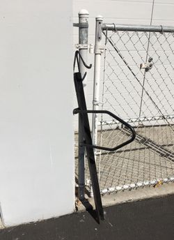 2 Saris wall mount bicycle racks