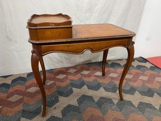 Vintage Provincial End Table w/ Drawer & Storage
