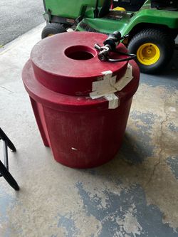 Keg cooler with pumps