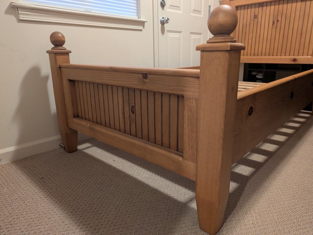 Single solid wood Bed with mattress