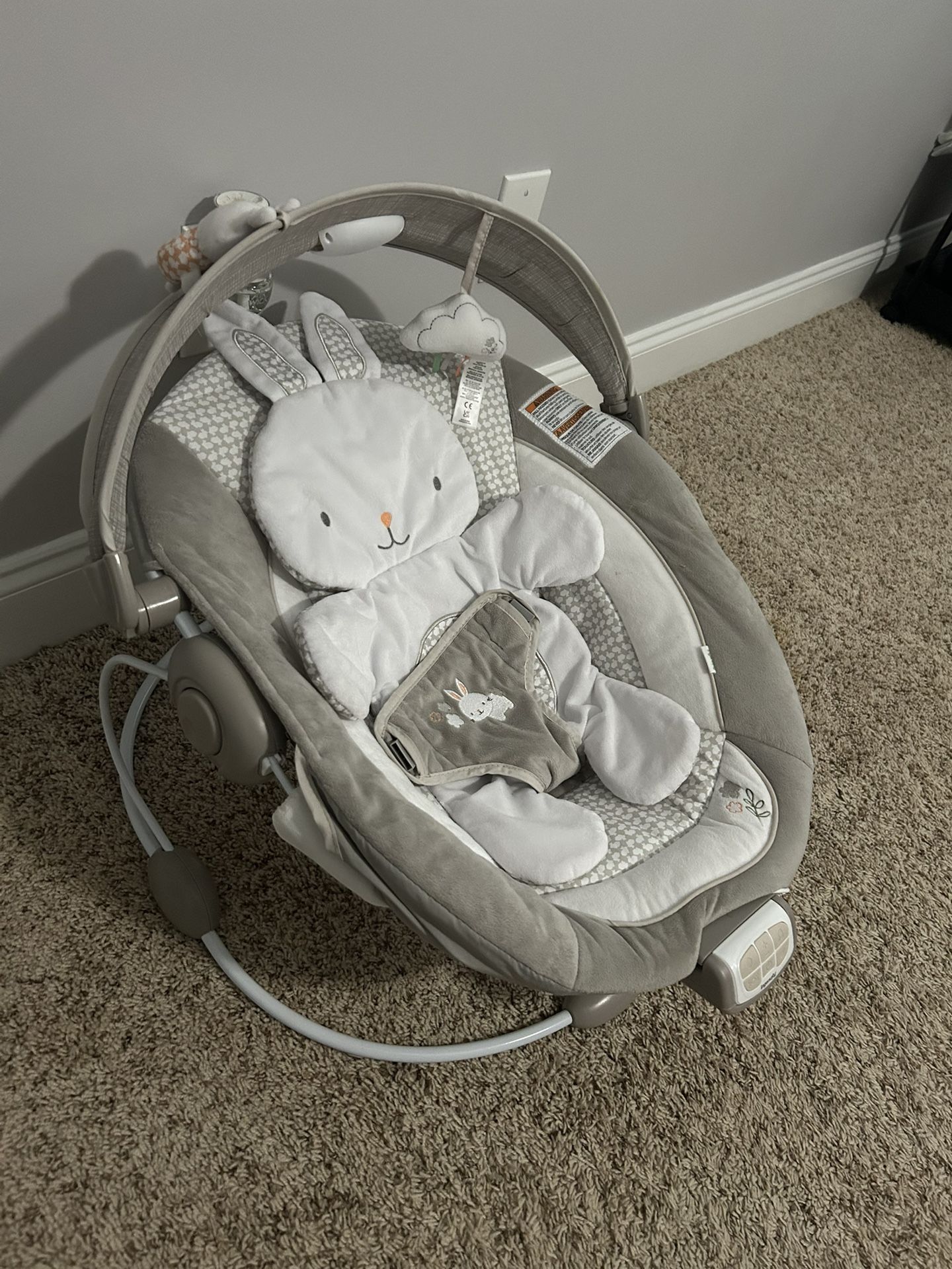 Ingenuity Twinkle Tails Vibrating Infant Bouncer