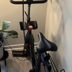 Peloton Bike – Excellent Condition + Shoes + Extras