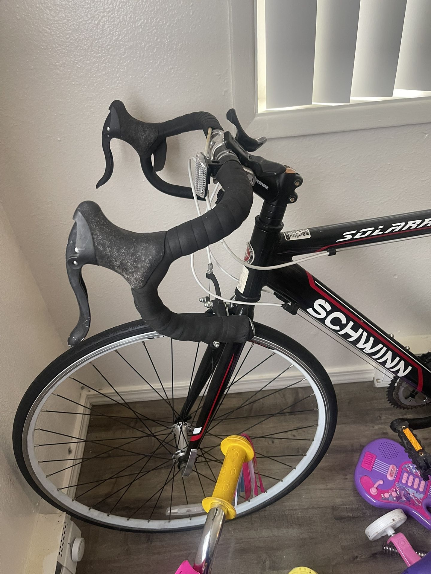 Bendo Una Bicicleta De Carreras En Buenas Condiciones En Aloha