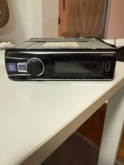 Alpine Unit UTE-52BT