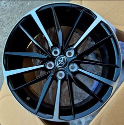 2025 TOYOTA CAMRY RIMS OEM BRAND NEW......( 19" INCH )